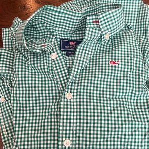 Vineyard Vines Boys whale shirt size M 12/14